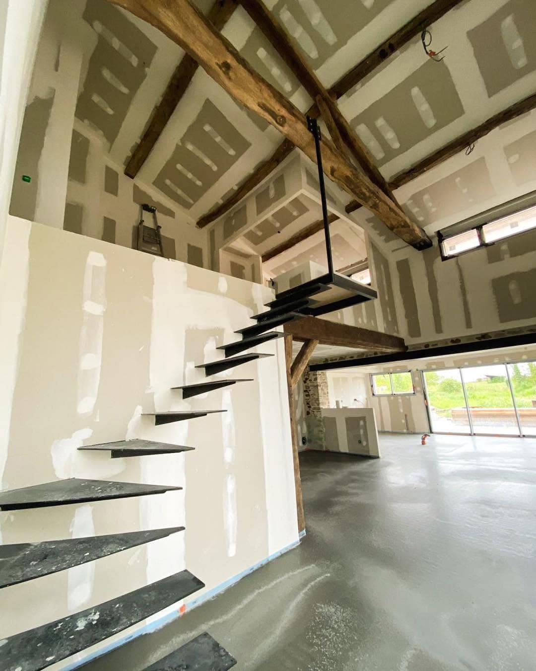 Balustrade et escalier en bois, exemple du savoir-faire de La Chaille'pente pour un projet près de Clisson