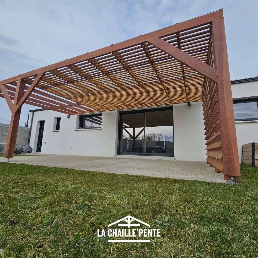 Escalier bois et pergola vitrée, exemple du savoir-faire de La Chaille'pente pour un projet près de L’Herbergement