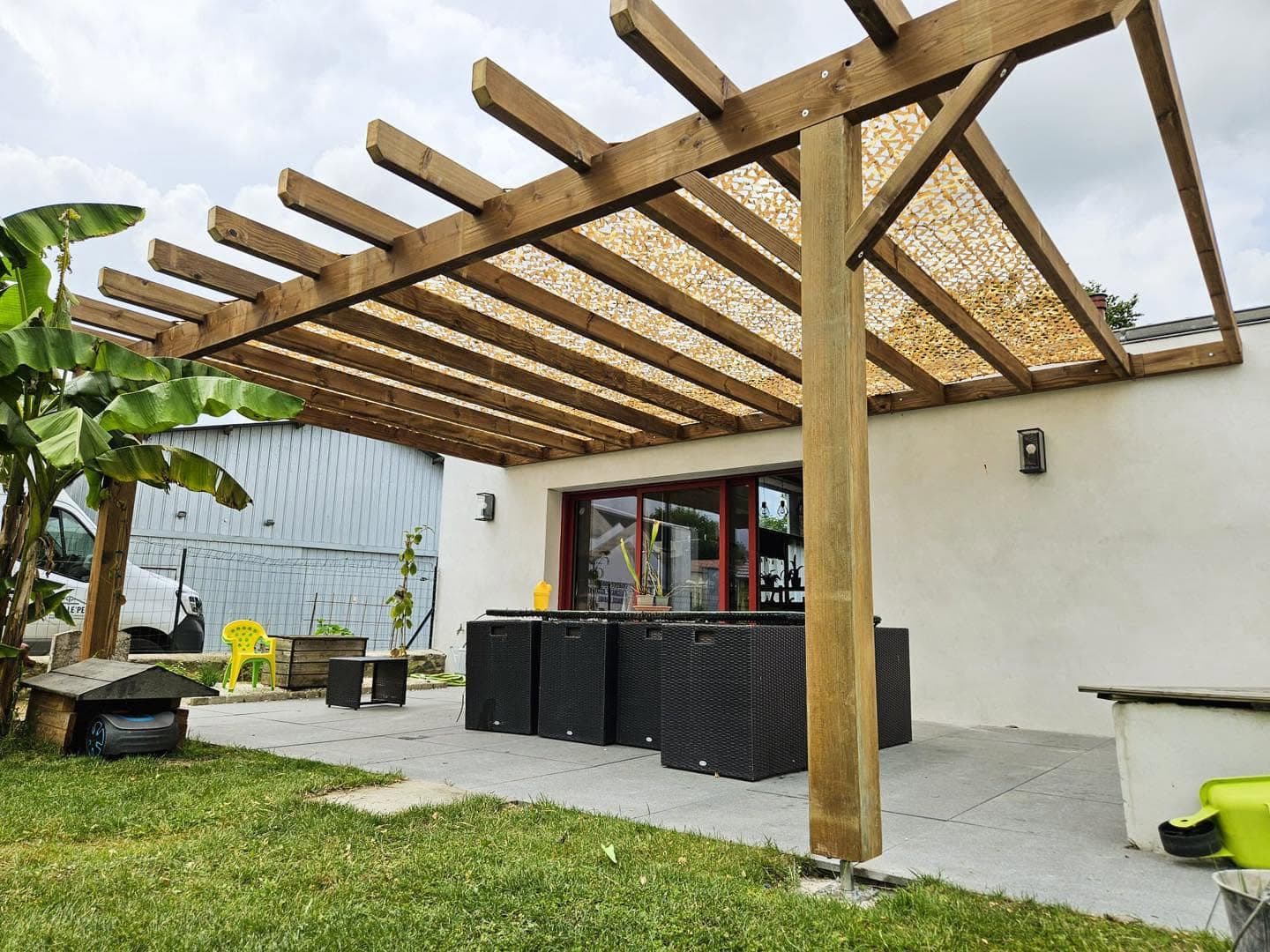 Charpente et pergola en bois, exemple du savoir-faire de La Chaille'pente pour un projet près de Cugand-La Bernardière